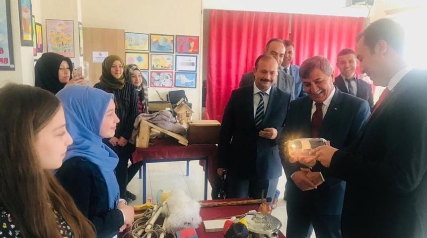 İmam Hatip Ortaokulu öğrencilerinden karma sergi