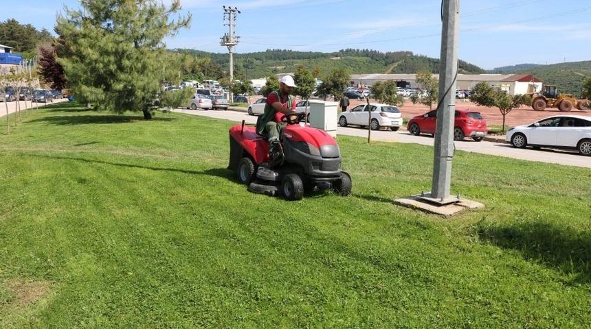 700 personelle yeşil alanlarda bahar temizliği