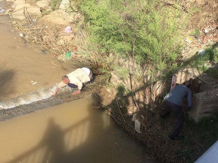 Elleriyle yakalayıp canlı canlı çubuğa taktılar! G1