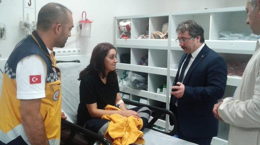 İl Sağlık M&uuml;d&uuml;r&uuml; Ali Ramazan Benli kazada yaralanan 112 personelini ziyaret etti