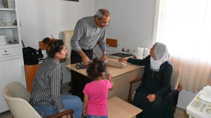 Doktor Başkandan &uuml;cretsiz poliklinik hizmeti