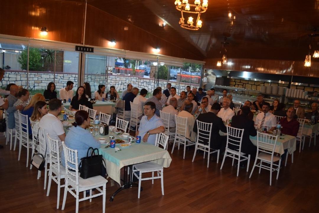 Okul m&uuml;d&uuml;rleri iftarda buluştu