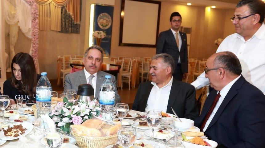 Başkan Yal&ccedil;ın&rsquo;dan Gazetecilere ve Ailelerine İftar