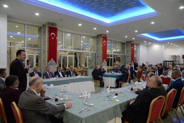 Vali Şentürk, Şed Kuşatma ekibiyle iftar açtı