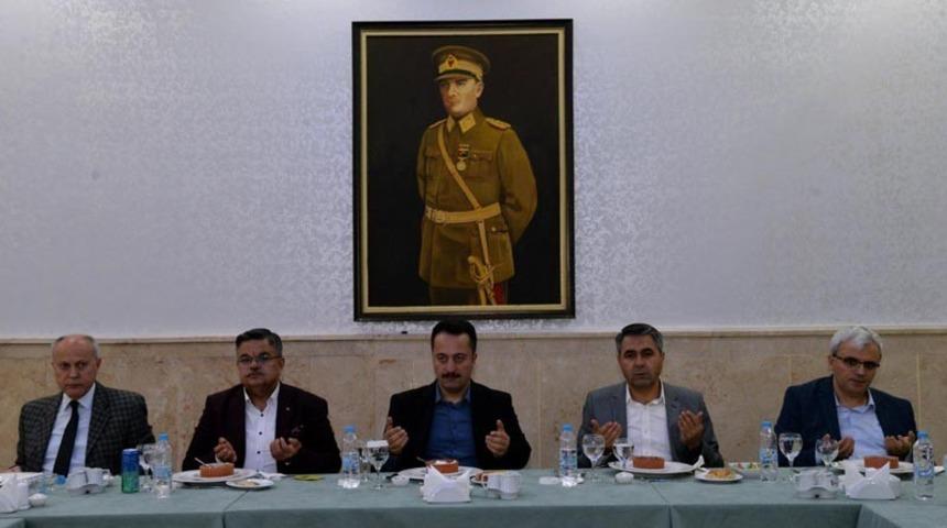 Vali Şent&uuml;rk, Şed Kuşatma ekibiyle iftar a&ccedil;tı