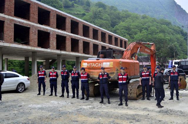 Fırtına Vadisi'nde kaçak yapıların yıkımı öncesi gerginlik (2)