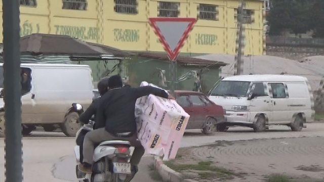 Trafikte çekilen görüntüler görenleri şaşırttı