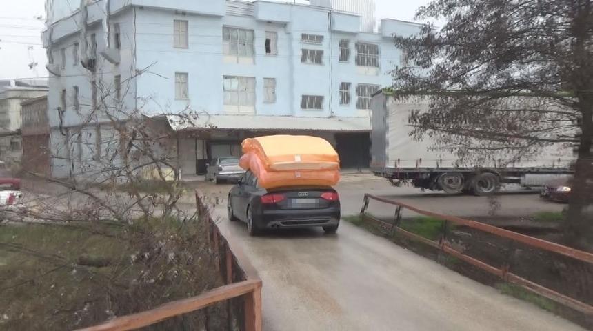 Trafikte &ccedil;ekilen g&ouml;r&uuml;nt&uuml;ler g&ouml;renleri şaşırttı