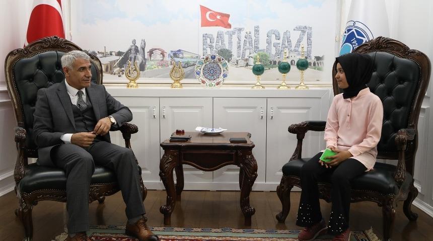 Başkan G&uuml;der, d&ouml;nem &ouml;devi i&ccedil;in soruları yanıtladı