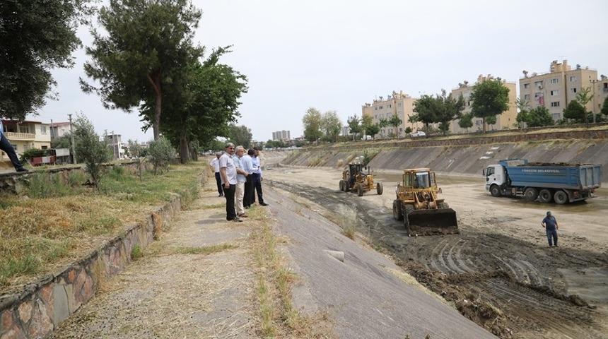 Sarı&ccedil;am deresinde 5,5 km alan temizlendi