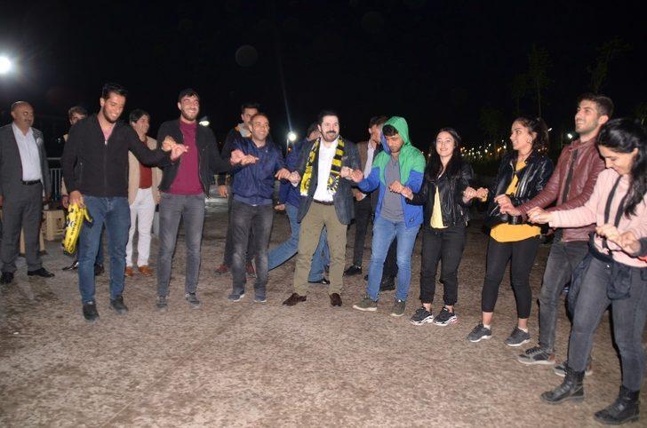 Başkan Sayan, orucunu iftar çadırında açtı G1