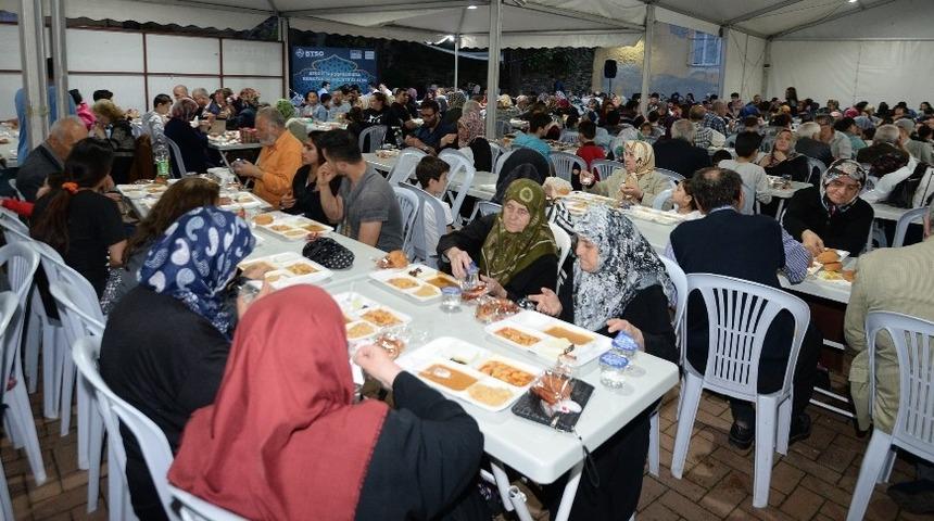 BTSO iftar sofraları 15 g&uuml;nde 30 bin kişiyi ağırladı