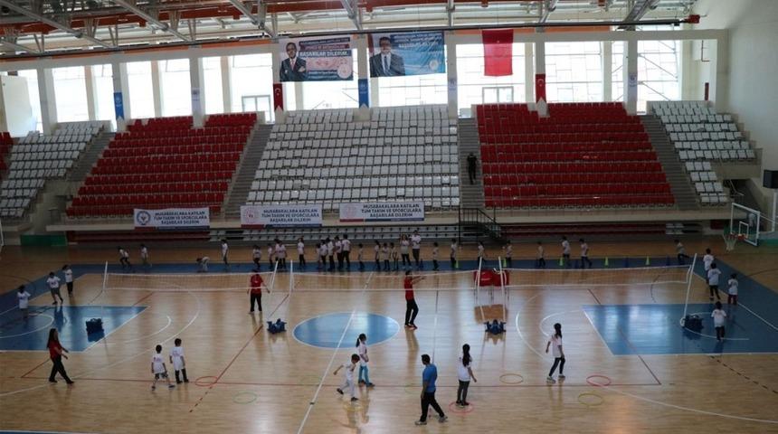 Fabrika voleybol, yeni okulunu Erzincan&rsquo;da a&ccedil;tı