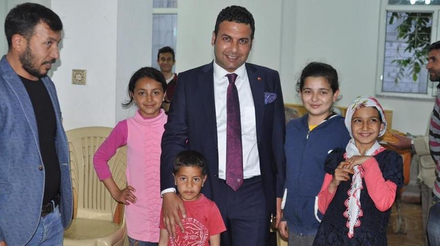 Belediye Başkanı Yıldırım iftarını vatandaşlarla birlikte &ccedil;adırda a&ccedil;ıyor