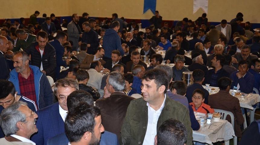 &Ccedil;at&rsquo;ta iftar programı b&uuml;y&uuml;k ilgi g&ouml;rd&uuml;