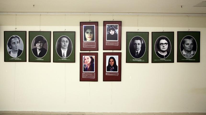 &ldquo;Yaşayan Kadınlar&rdquo; resim sergisi Kartal&rsquo;da ziyarete a&ccedil;ıldı