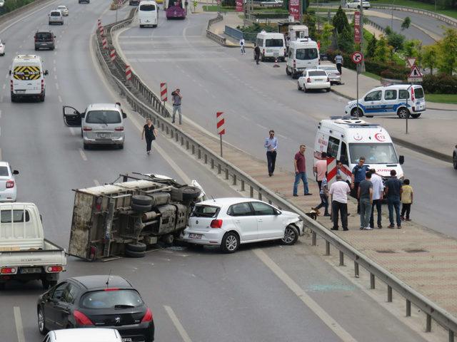 Kadıköy D-100 karayolundaki kaza trafik yoğunluğuna neden oldu