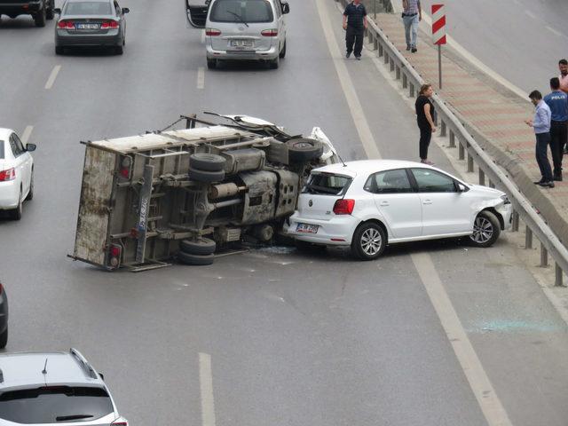 Kadıköy D-100 karayolundaki kaza trafik yoğunluğuna neden oldu