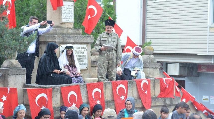 Bir asır &ouml;nce ki mitingi canlandırdılar