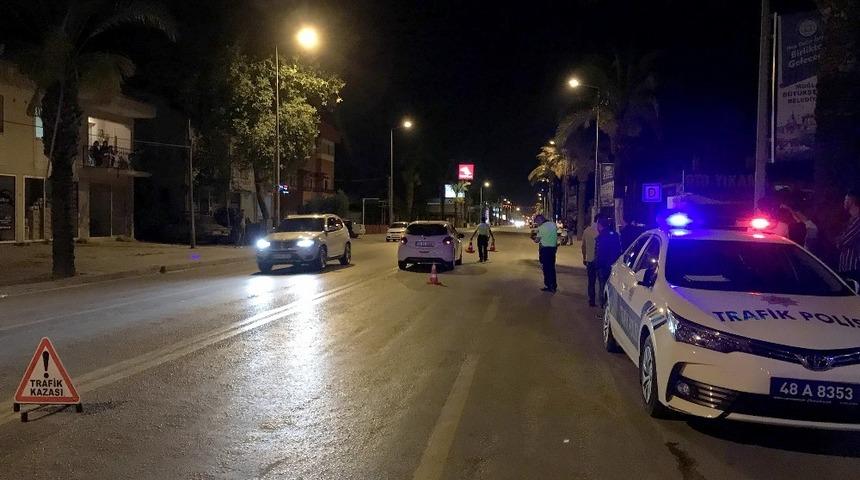 Fethiye’de otomobil yayaya çarptı: 1 yaralı