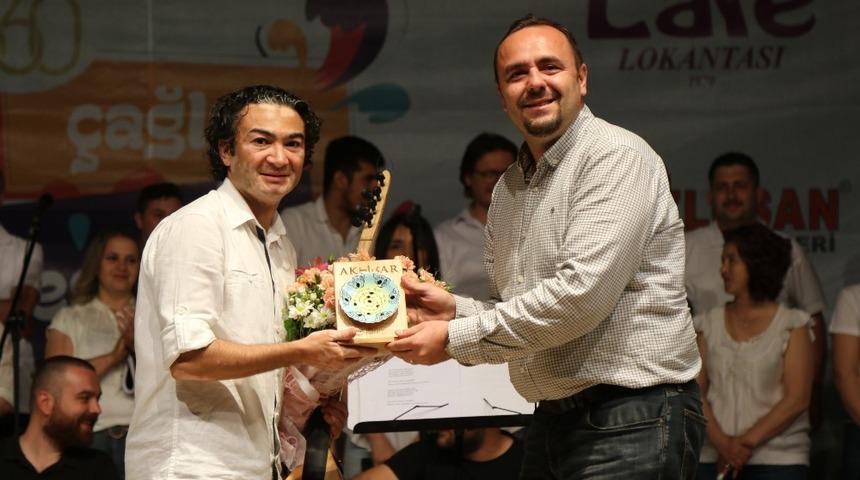 Akhisarlılar bir gecede Tiyatro ve THM Konseri zevki yaşadı