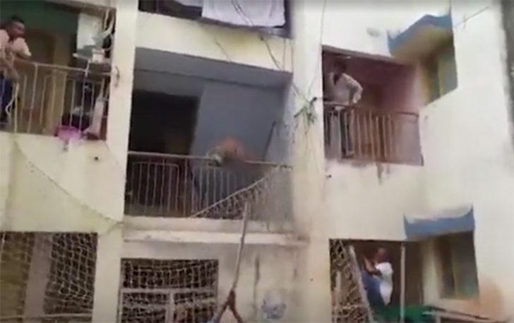 Mahalle ayağa kalktı! Bir anda balkondan atlayıp... G5