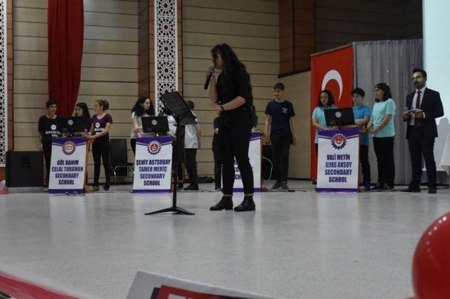 Erzincan’da ortaokullar arası bilgi yarışması yapıldı