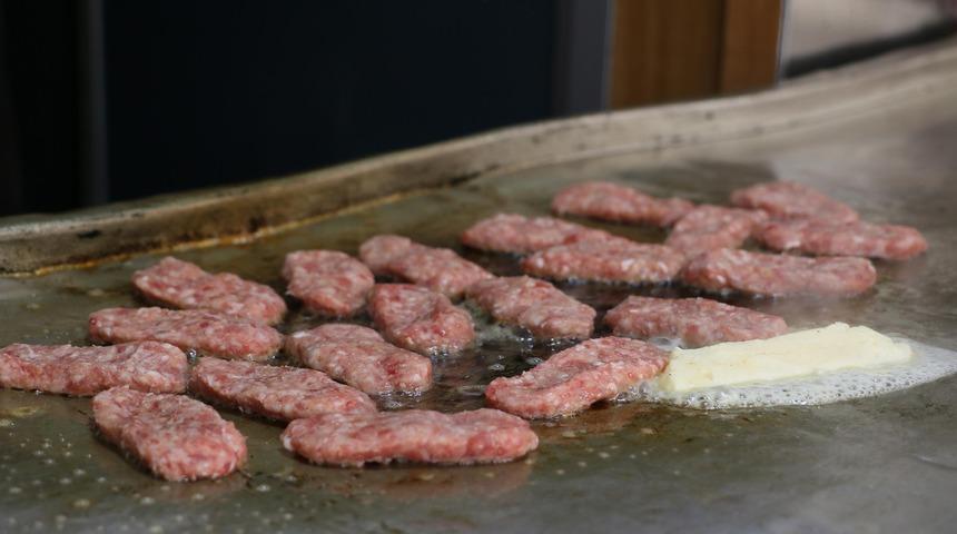 Ege'nin parmak ısırtan lezzeti: Turgutlu köftesi