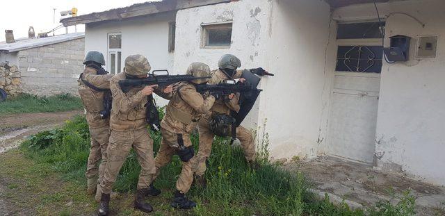 Van'da PKK operasyonu: 18 gözaltı