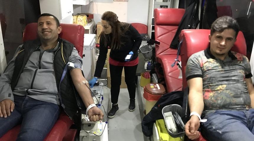 Kızılay&rsquo;dan iftar sonrası kan bağışı &ccedil;ağrısı