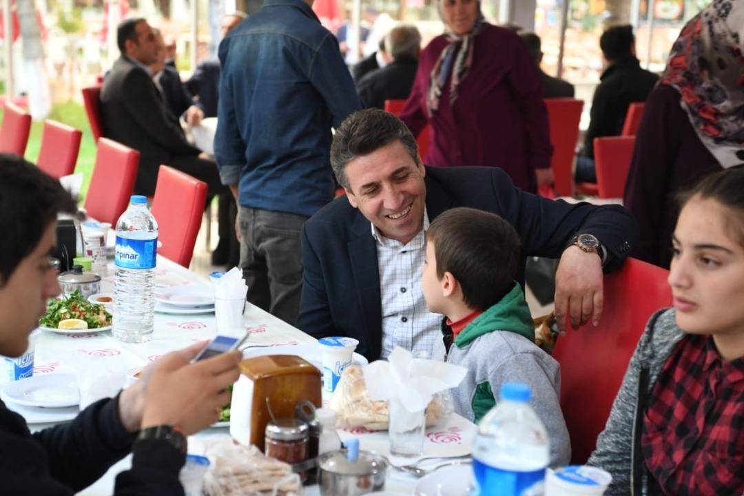 Muş Belediyesinden &lsquo;D&uuml;nya Yetimler G&uuml;n&uuml;&rsquo; iftarı