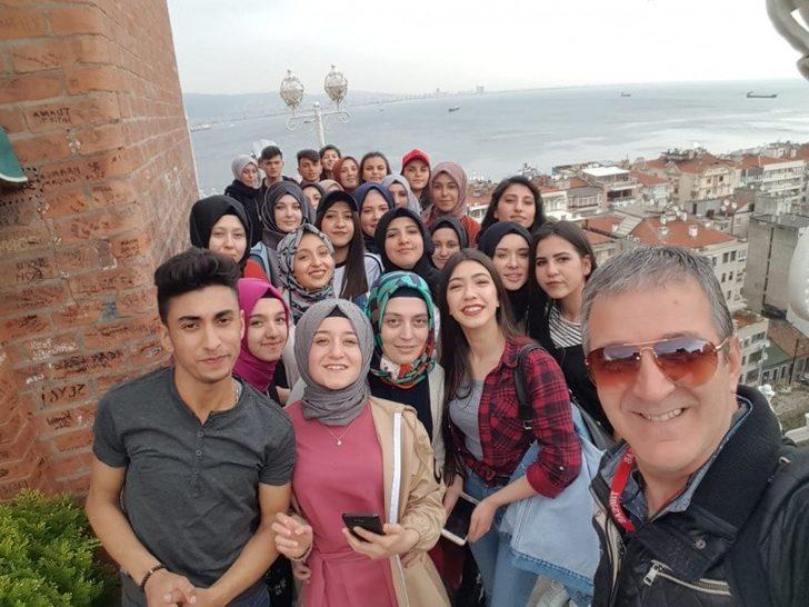 Lise öğrencilerinden Dokuz Eylül Üniversitesi’ne gezi G3