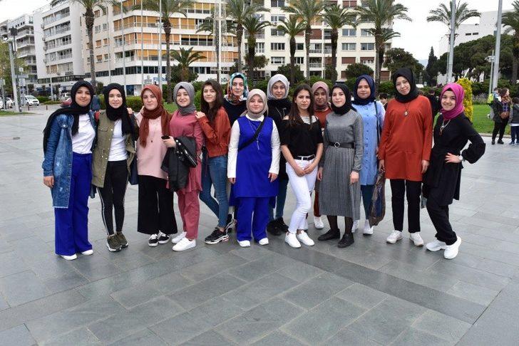 Lise öğrencilerinden Dokuz Eylül Üniversitesi’ne gezi G5
