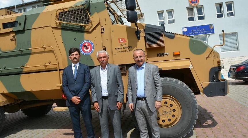 Şehidin ikizi ve babasından Vali Atik’e ziyaret