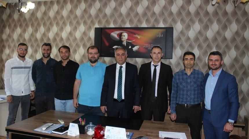 G&ouml;nen, &ouml;d&uuml;l alan okulu kutladı