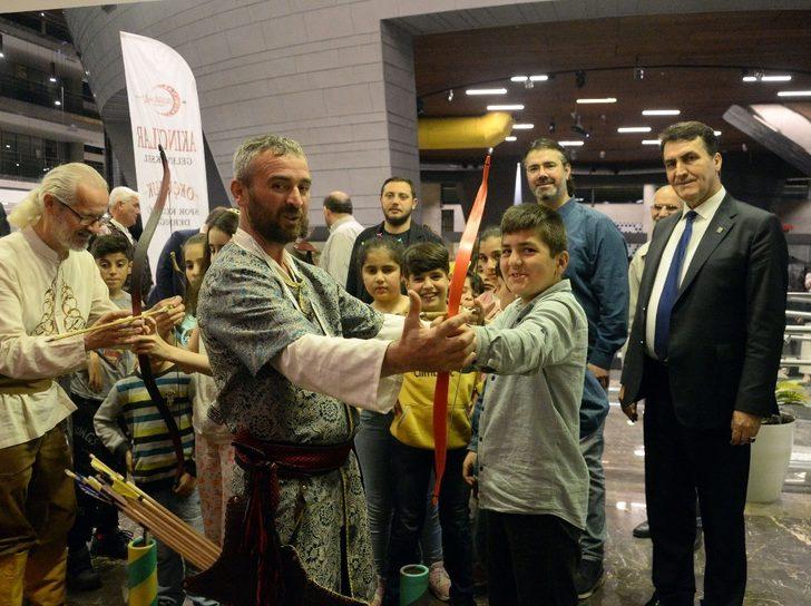 Yetim çocuklar kardeşlik sofrasında buluştu G3