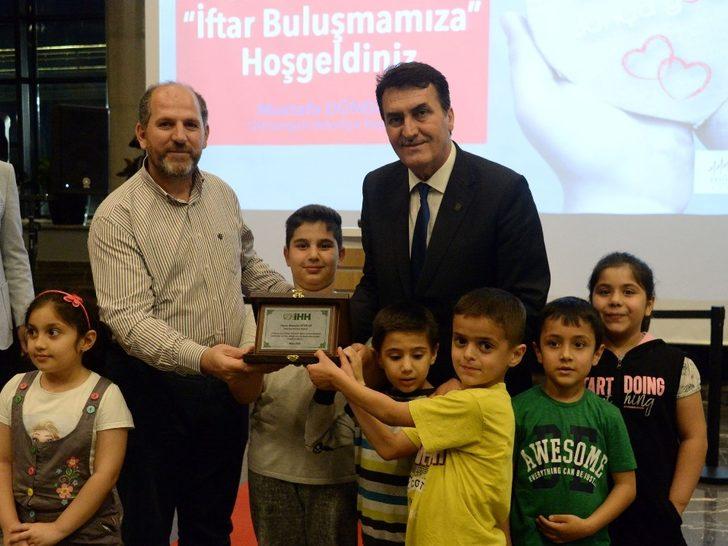 Yetim çocuklar kardeşlik sofrasında buluştu G4