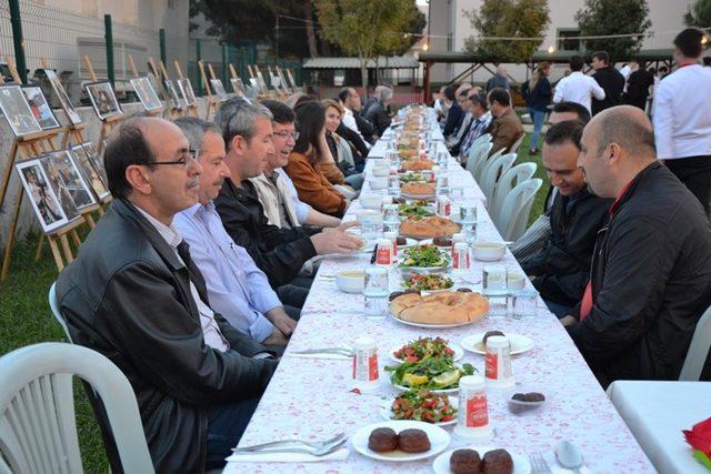 Biga’da okul müdürleri  iftarda bir araya geldi