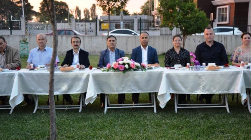 Biga&rsquo;da okul m&uuml;d&uuml;rleri  iftarda bir araya geldi