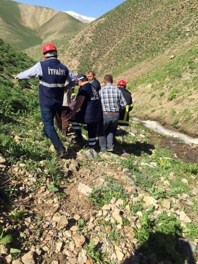 Dağdan düşen vatandaş kurtarıldı