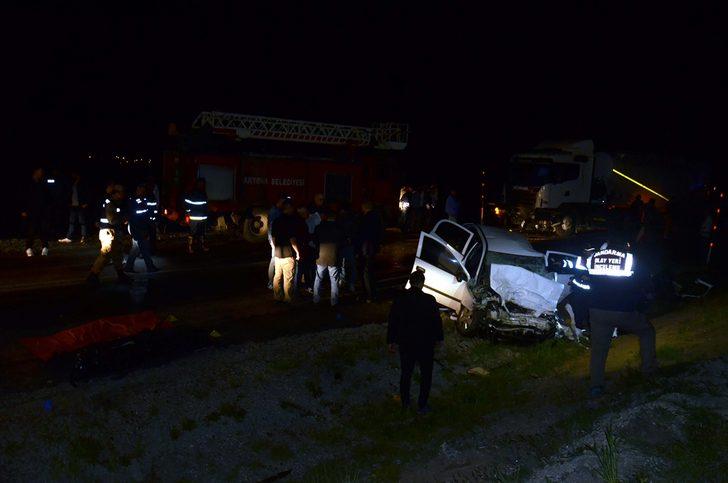 GÜNCELLEME - Tokat'ta trafik kazası: 2 polis memuru öldü, 2 kişi yaralandı G4