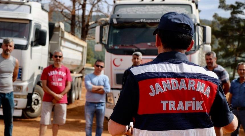 Muğla&rsquo;da kamyon ve &ccedil;ekici şof&ouml;rlerine trafik eğitimi