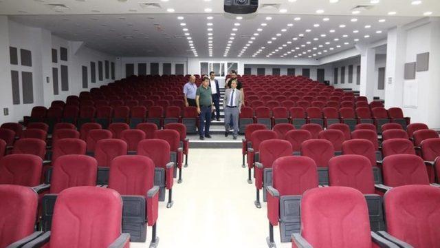 Başkan Kılınç Abdulhamid Han Gençlik Merkezini inceledi