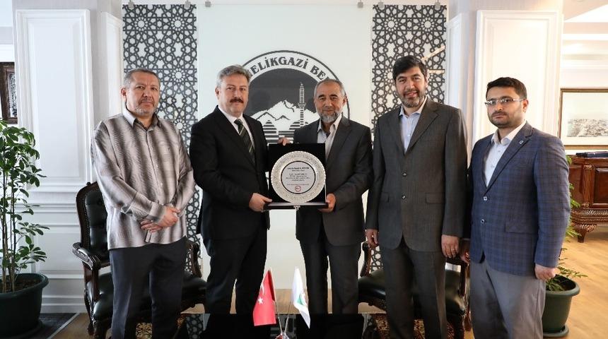 Melikgazi Belediye Başkanı Dr. Mustafa Palancıoğlu; "Melikgazi Kamp Merkezi Gen&ccedil;ler ve izci grupları i&ccedil;in bir fırsat olacak&rdquo;