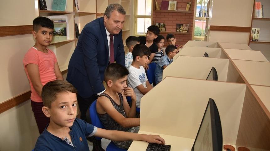 Yunusemre Millet Kıraathanesi &ouml;ğrencilerin uğrak yeri oldu