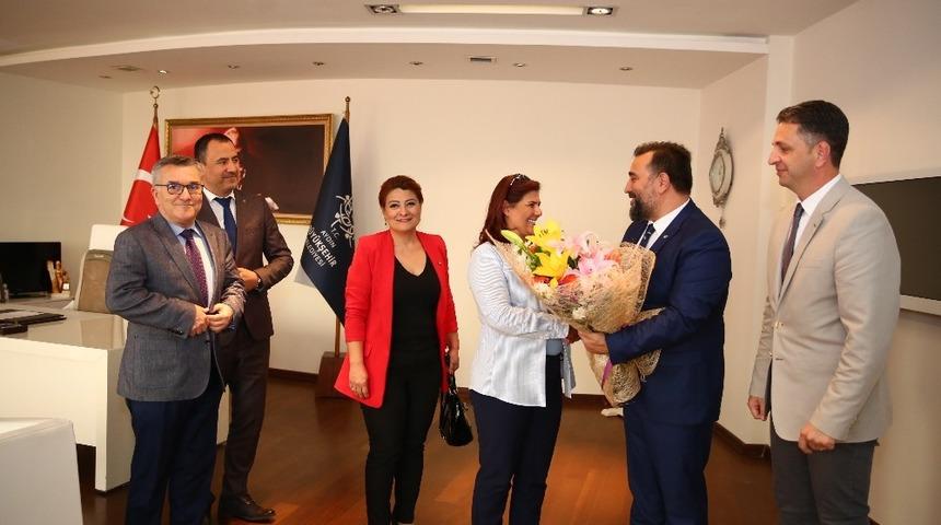 Mali M&uuml;şavirler&rsquo;den Başkan &Ccedil;er&ccedil;ioğlu&rsquo;na ziyaret