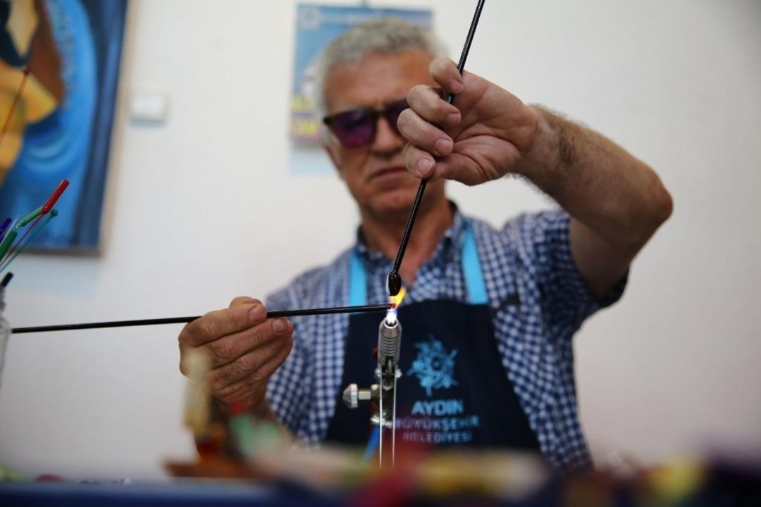 Aydın B&uuml;y&uuml;kşehir Belediyesi kursiyerlerinden yılsonu sergisi