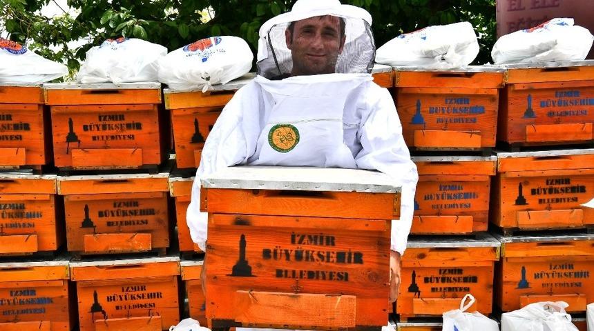 Soyer, en az oy aldığı mahalleyi ziyaret etmişti, desteklerde gecikmedi