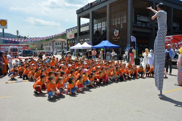 ’Süt Şenliği’nde çocuklar gönüllerince eğlendi