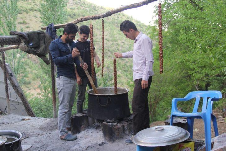 Yılda 500 ton cevizli sucuk üretiyorlar G5